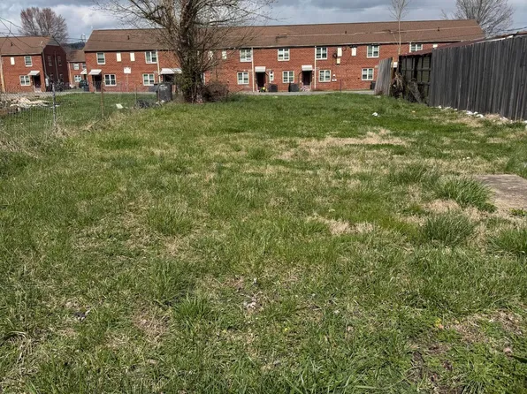 1166 Dorothy St, Kingsport, TN 37660