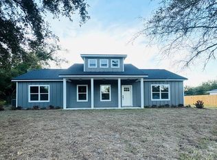 1150 NW Palmetto St, Bell, FL 32619
