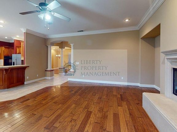 4th image of 1004 Marigold Ln