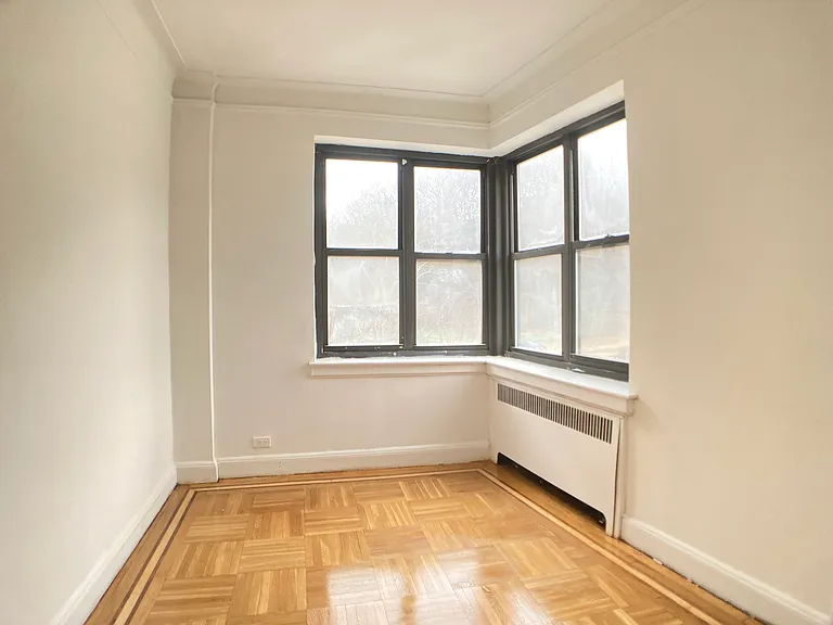 105 Arden St #4H — Photo 7