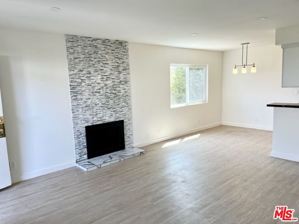 1st image of 40 S Venice Blvd APT 2