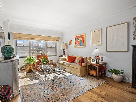 3rd image of 360 E 72nd St APT B1206