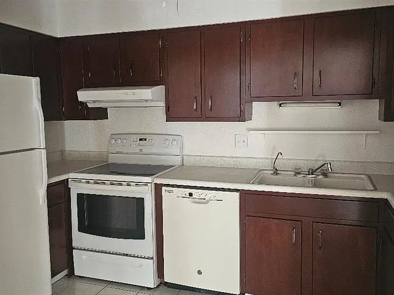 10365 Paradise Blvd #10 — Photo 3