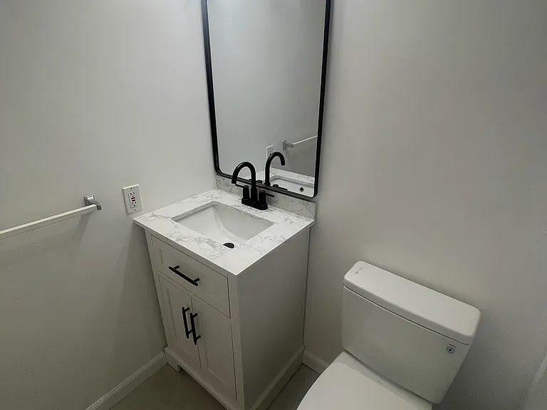 238 Hanover St #2 — Photo 14