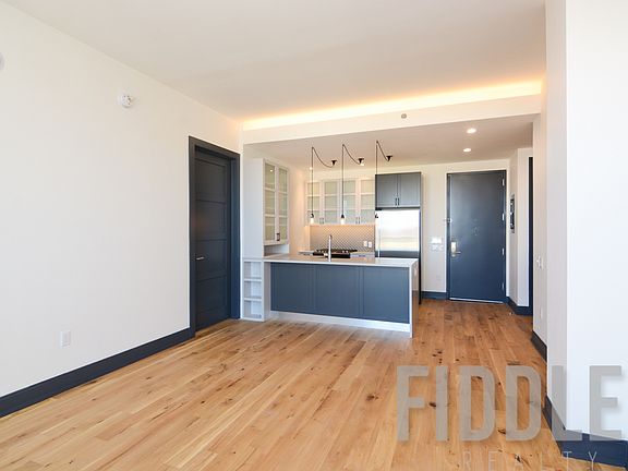 3rd image of 10 Montieth St #558A