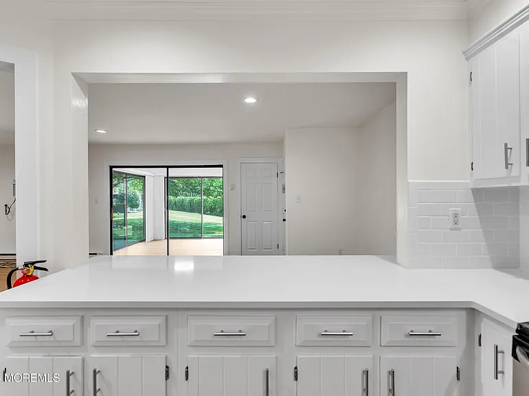 34 Lexington Ct — Photo 7