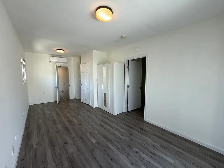 1110 Mira Mar Ave — Photo 34