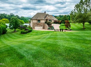 1121 Blazer Pointe Point, Dandridge, TN 37725