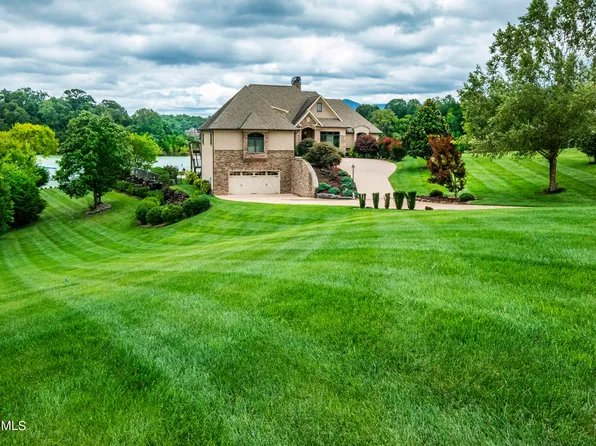 1121 Blazer Pointe Point, Dandridge, TN 37725