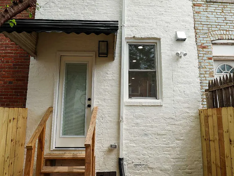 2039 Rosedale St NE — Photo 17