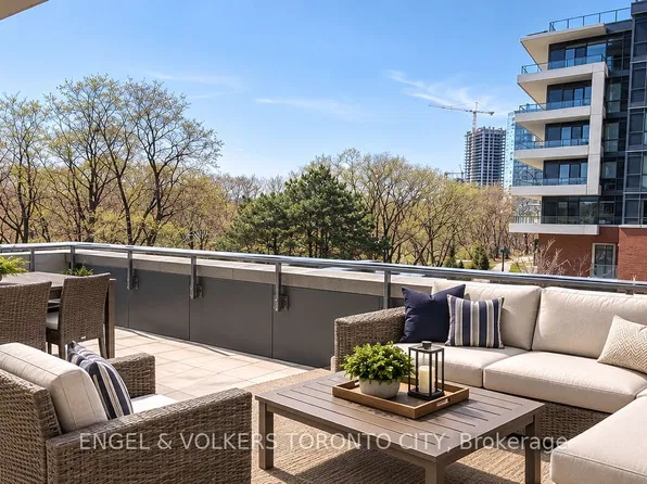 2220 Lake Shore Blvd W #302, Toronto, ON M8V 0C1