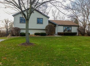 8N510 Gingerwood Ln, Elgin, IL 60124