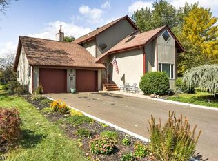 36 Snowbourn Pl, Hillsborough, NJ 08844