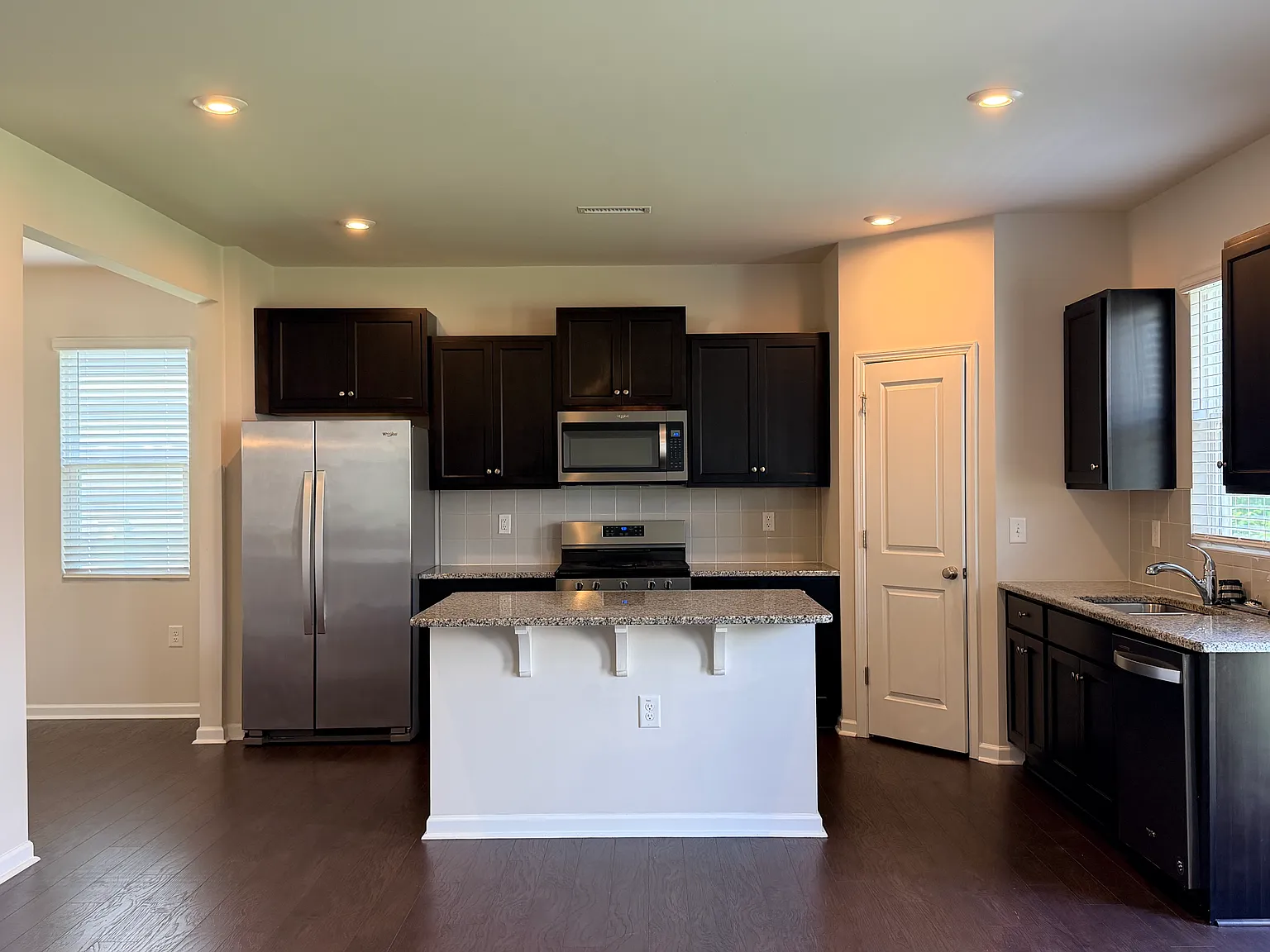5 bed, 2773 sqft, $2,295 — Photo 2