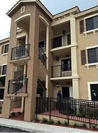 2 bed, 817 sqft, $2,000 — Photo 1