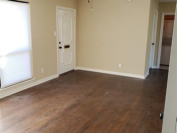 5th image of 11817 Dorchester Dr