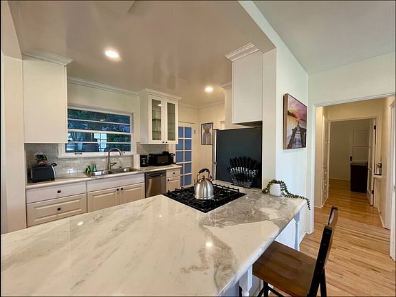 5th image of 1134 Chelsea Ave #1134A