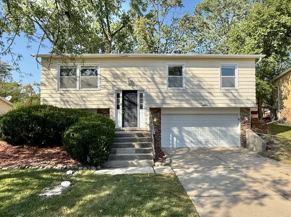 4932 Imperial Dr, Richton Park, IL 60471