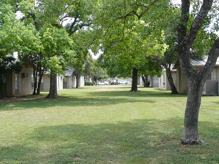Covina Plaza — Photo 17