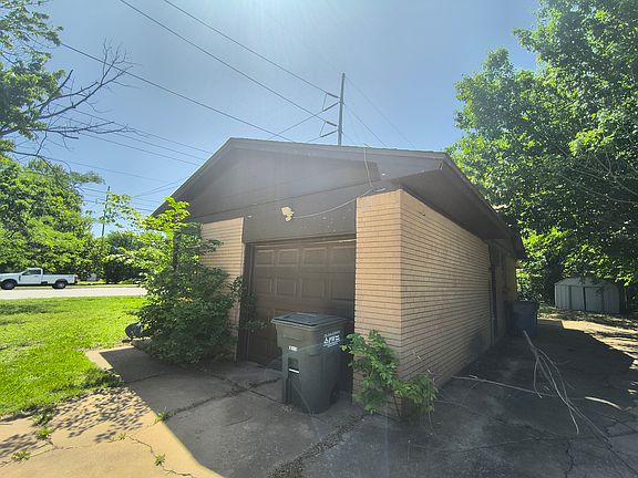 4th image of 140 Ridgecrest Rd