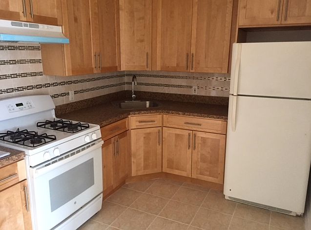 1st image of 2508 88th St #3