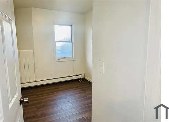 470 Wood Ave #2R — Photo 11