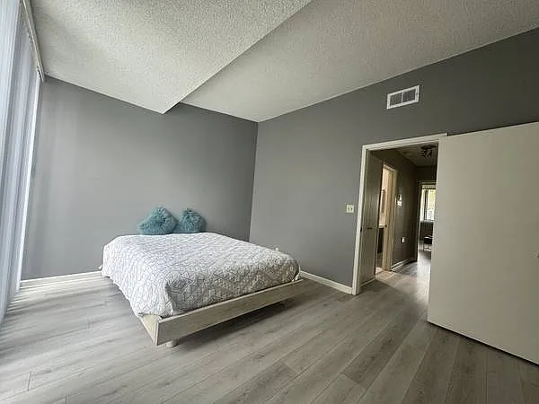 Bonita Terrace Apartments — Photo 30