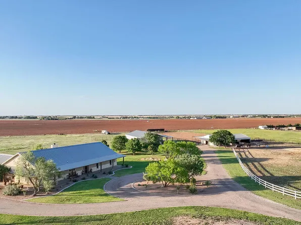 7714 County Road 7650, Wolfforth, TX 79382
