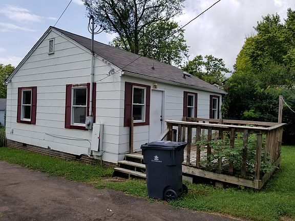 3rd image of 2336 Boxwood Ln NE