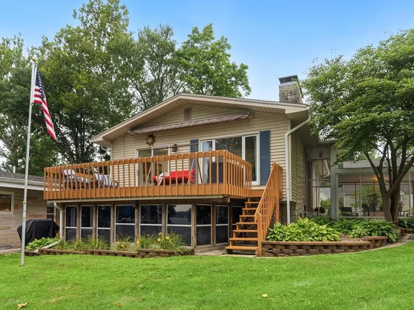 8129 E Wade Ln, North Webster, IN 46555