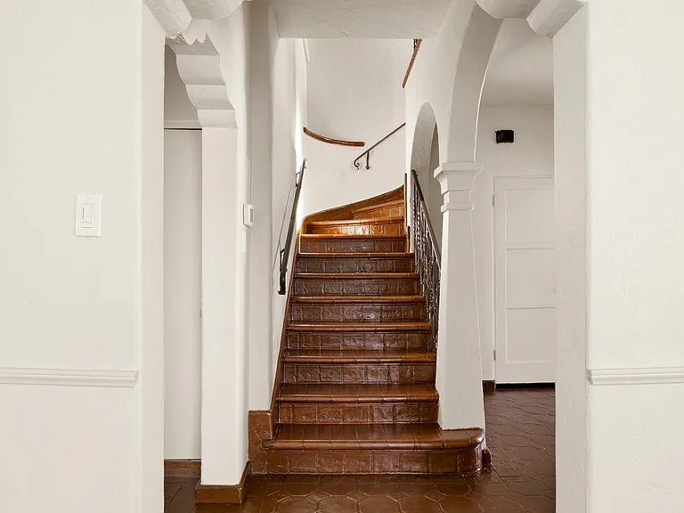 120 S Poinsettia Pl — Photo 7