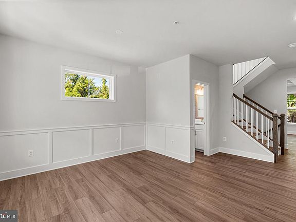 2nd image of 9344 Meredith Ave