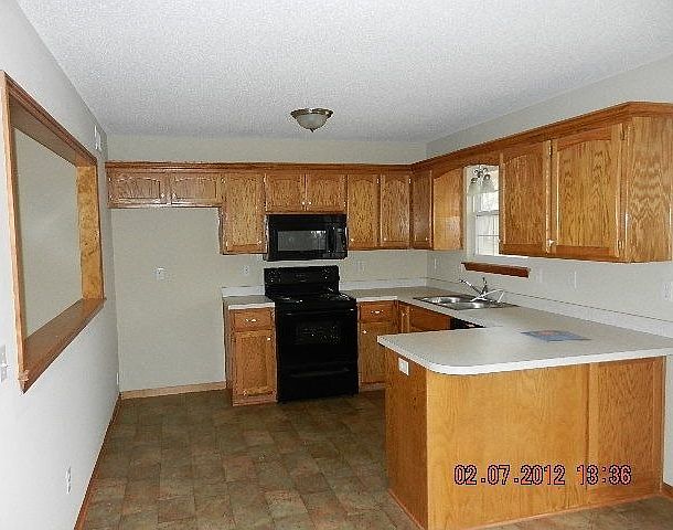 2nd image of 325 Shenandoah Dr