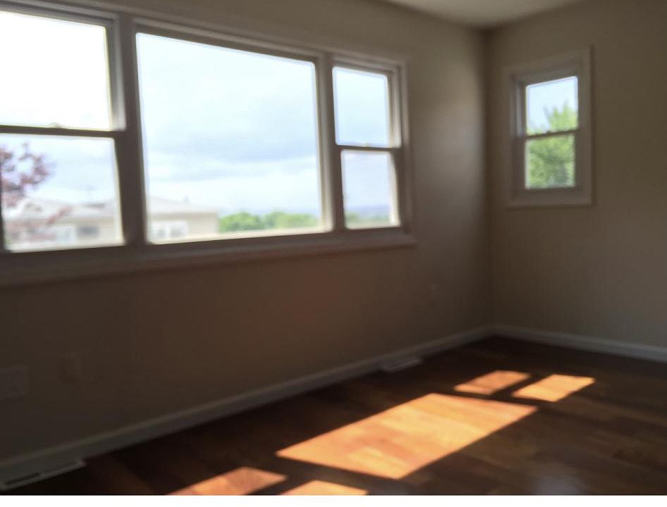 1st image of 202 Gower St #1