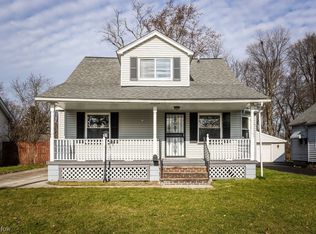 15813 Raymond St, Maple Heights, OH 44137