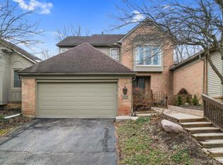 37446 Legends Trail Dr #10, Farmington, MI