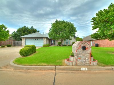 313 Cedar Ln, Moore, OK, 73160
