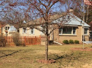 6145 N Apple Blossom Ln, Glendale, WI 53217