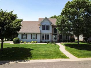 8790 Jody Cir S, Cottage Grove, MN 55016