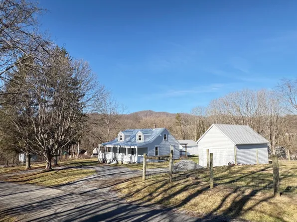 34 Nichols St, Union, WV 24983