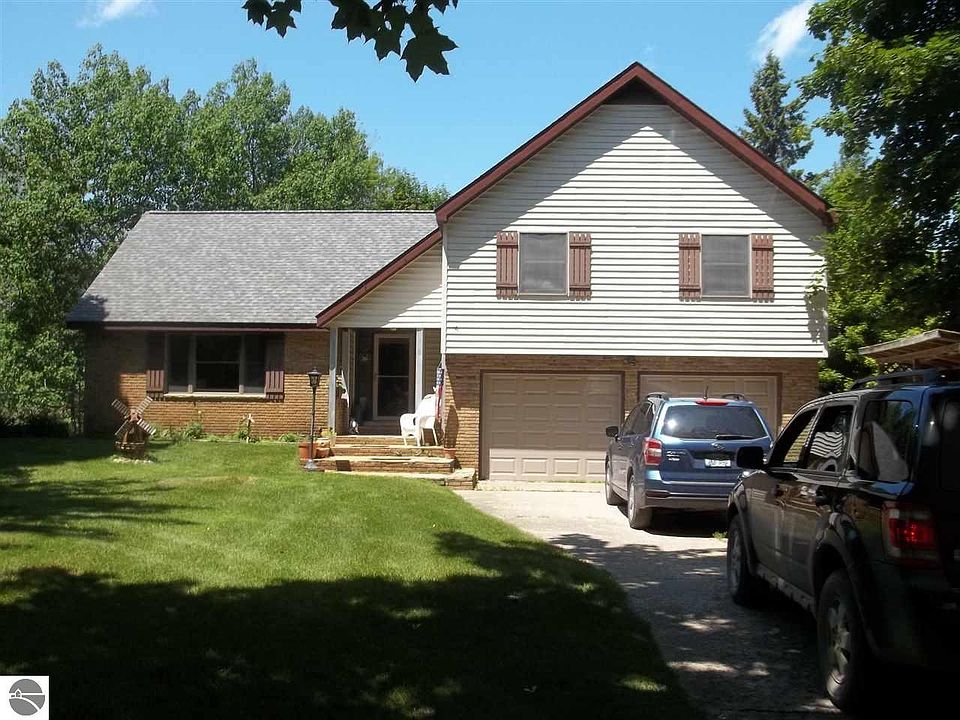 1st image of 4635 E Lakeview Dr
