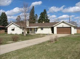 912 Parkside Dr, Rockford, IL 61108
