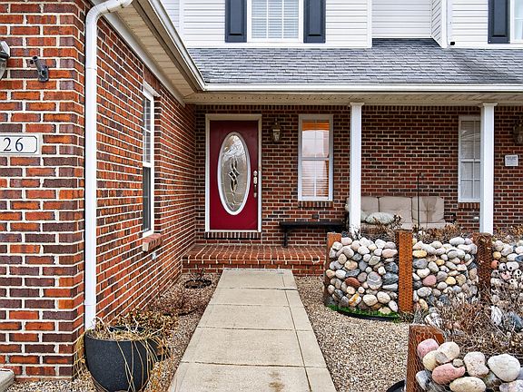 4th image of 426 Paisley Ct
