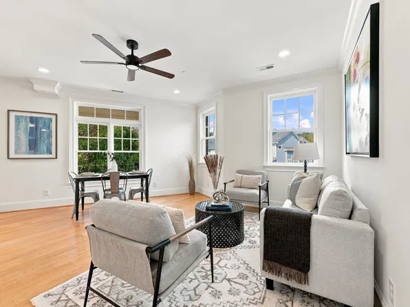 210 E Winmore Ave, Chapel Hill, NC 27516