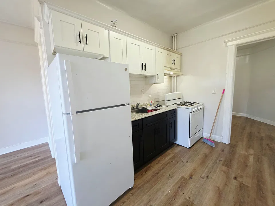 171 Ocean Ave #11