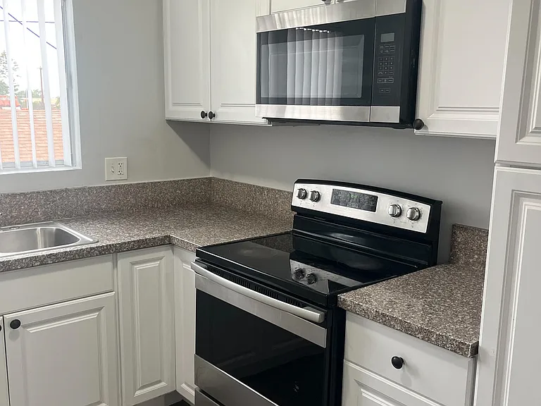 2500 & 2506 E Spaulding St — Photo 8