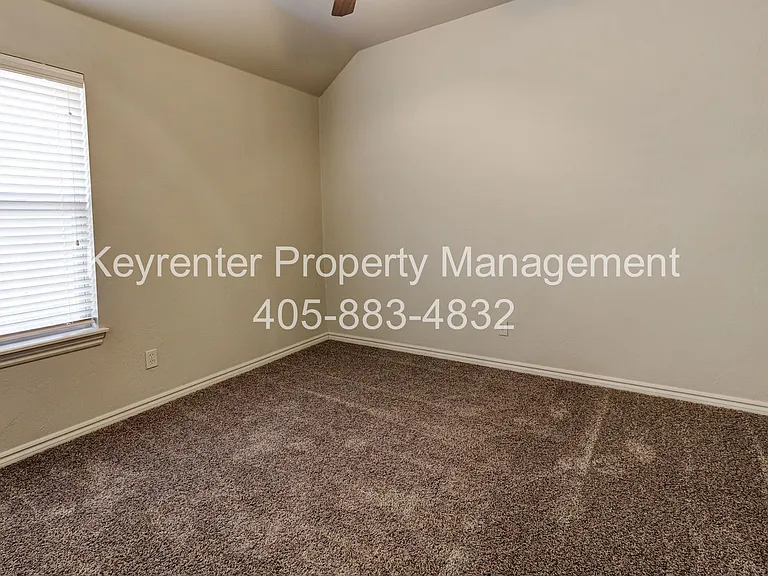 9016 NW 75th St — Photo 26