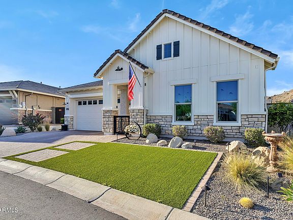 4th image of 21448 W HILLCREST Boulevard
