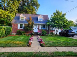 364 Stuart Pl, New Milford, NJ 07646