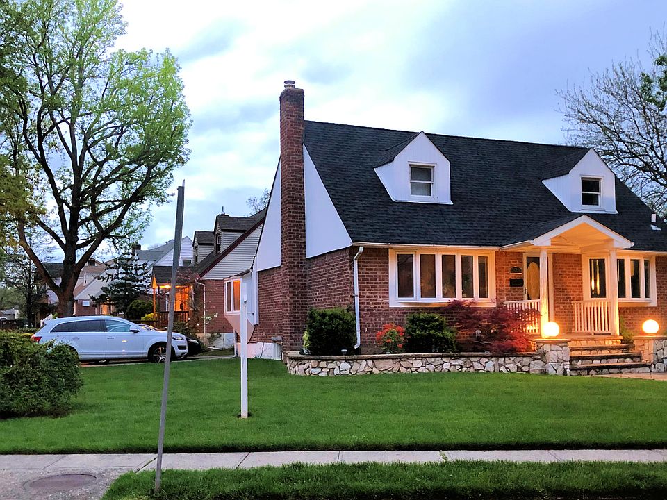 1st image of 121 Pine St